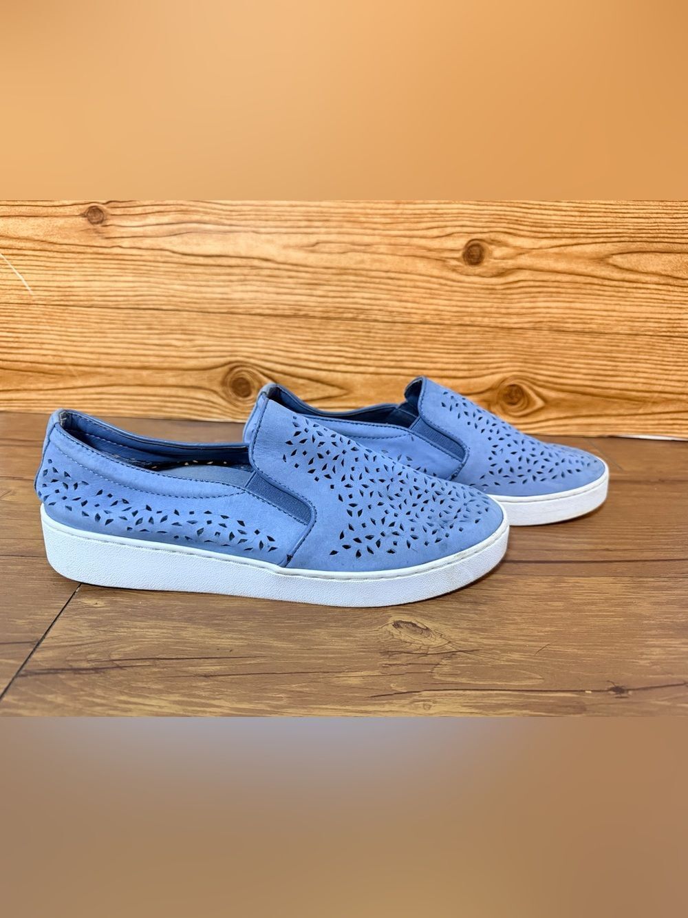 Vionic Splendid Midi Perforated Slip On Shoe Size 8 Light Blue Laser Cut Out